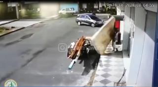 Video: Aksi Garong di Bengkong Gondol Springbed Bikin Netizen KesalÂ 