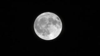 Akhir Pekan Ini Ada Fenomena Alam Blue Moon, Apa itu?