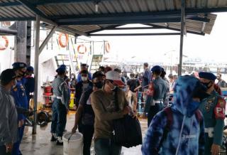 Satgas Cek Dokumen Penumpang KM Kelud di Karimun, Ini Hasilnya