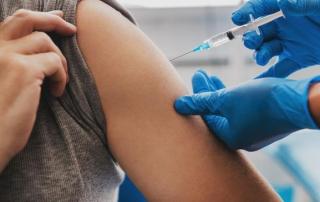 Pemerintah Setop Suntik Vaksin Corona Gratis untuk Orang Kaya Tahun Depan