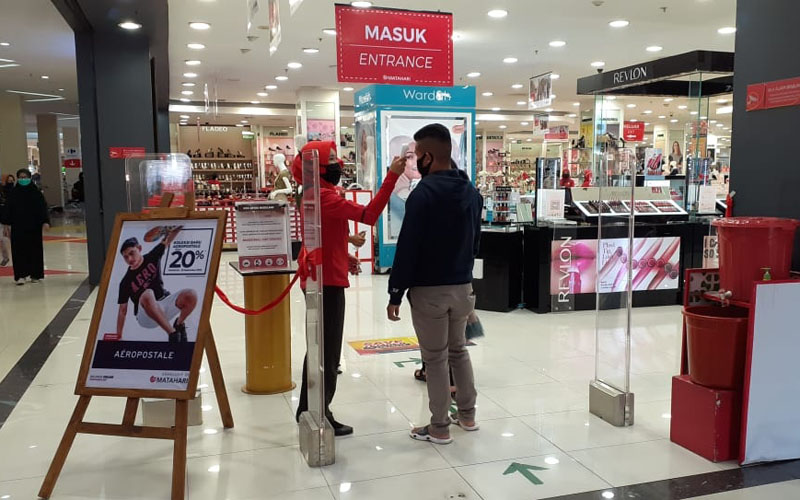 Duh, Ribuan Orang Positif Covid Terdeteksi Jalan di Mal