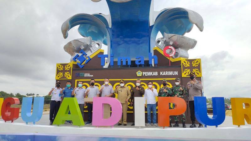 Warna-warni Tugu Adipura Ikon Baru di Karimun
