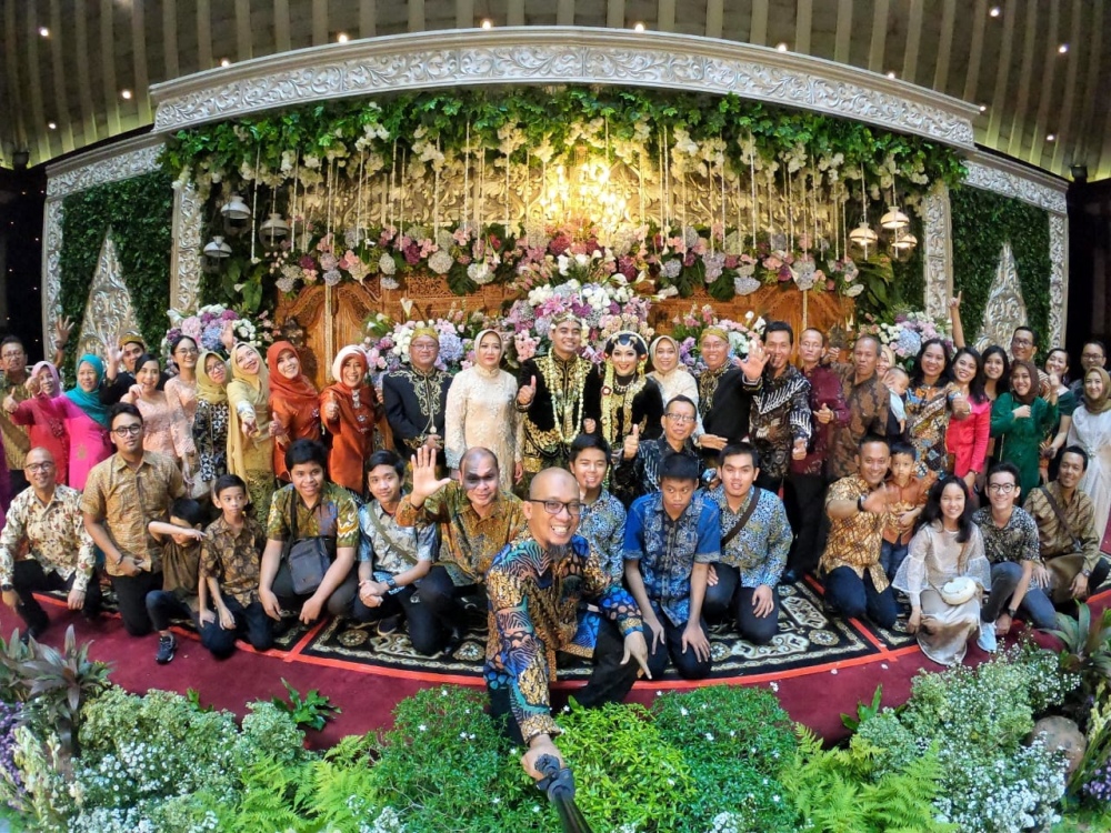 Pemerintah Izinkan Konser Musik dan Resepsi Nikah Skala Besar
