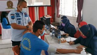Ratusan Warga Binaan Rutan Kelas II Karimun Disuntik Vaksin Covid-19