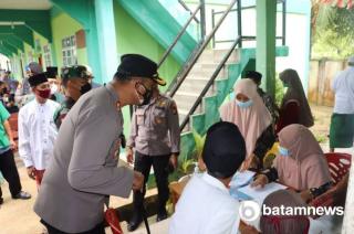Polres Karimun Lakukan Vaksinasi Go to School
