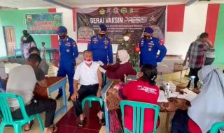 Vaksinasi Covid-19 Warga Pulau Sekitar Karimun Makin Gencar
