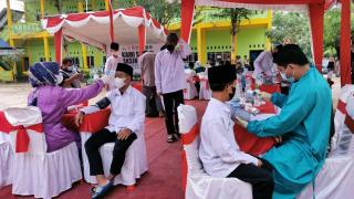 Vaksinasi Merdeka Polri Sasar Dua Ponpes di KarimunÂ 