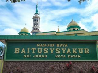Ustaz di Batam Diserang Seorang Pria Dalam Masjid