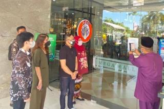 Batam Bersiap Terapkan Wajib Scan PeduliLindungi Masuk Supermarket