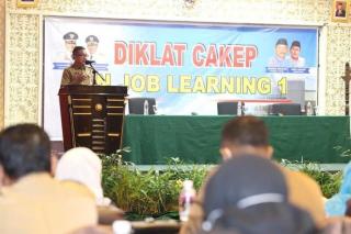 Jefridin Bekali Pemahaman Tupoksi ke Puluhan Calon Kepsek di Batam