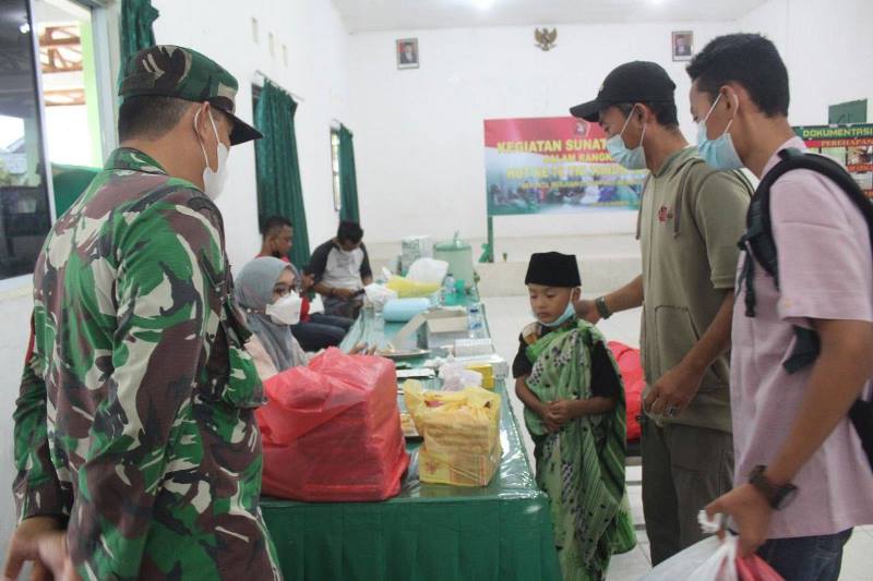 Kodim Karimun Fasilitasi 68 Anak Ikut Sunatan Massal