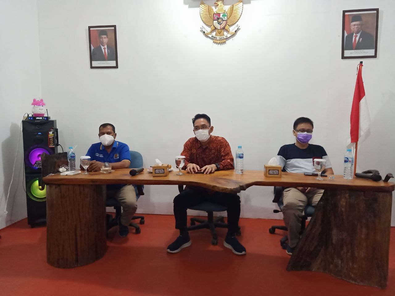 Petugas PSDKP Bintan Kerja Lembur Layani SLO Nelayan