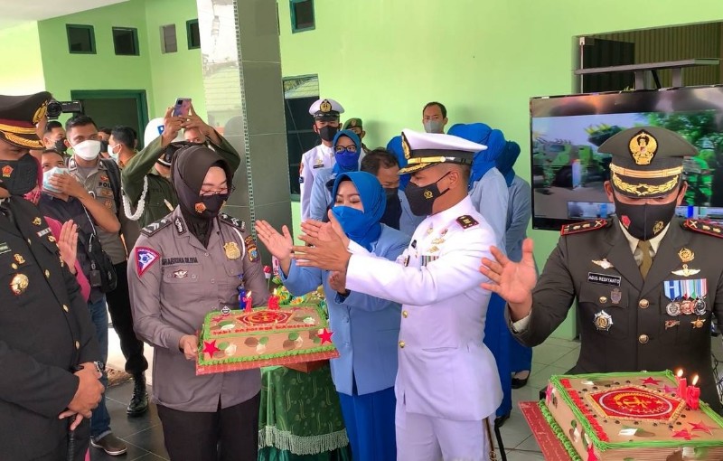 HUT TNI Ke-76: Polres Karimun Beri Kejutan ke Kodim 0317/TBK