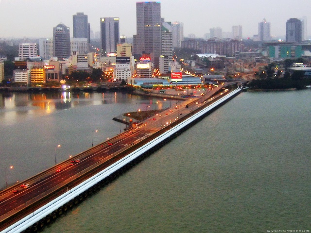 Lonjakan Kasus Corona di Singapura Tak Ubah Niat Malaysia Buka Perbatasan
