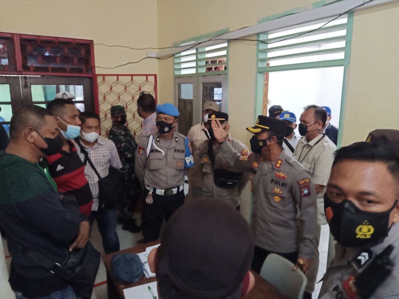 Penumpang Pelni Ribut dengan Petugas di Pelabuhan Kijang