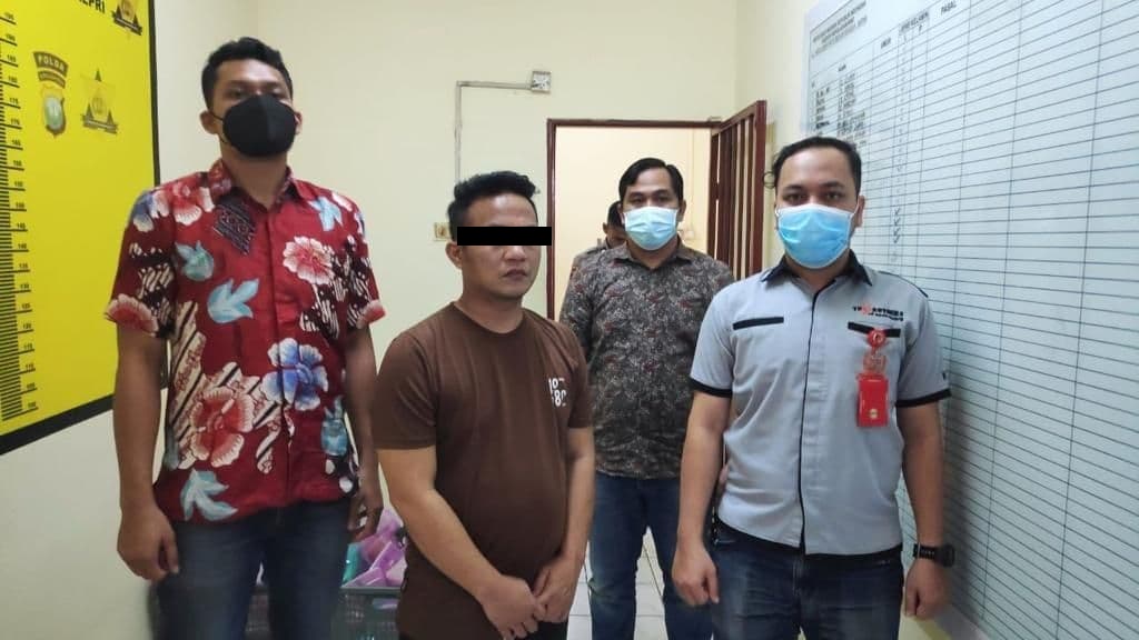 Penampakan Pelaku Sodomi di Batam Ditangkap Polisi, Biasa Kerja di Salon
