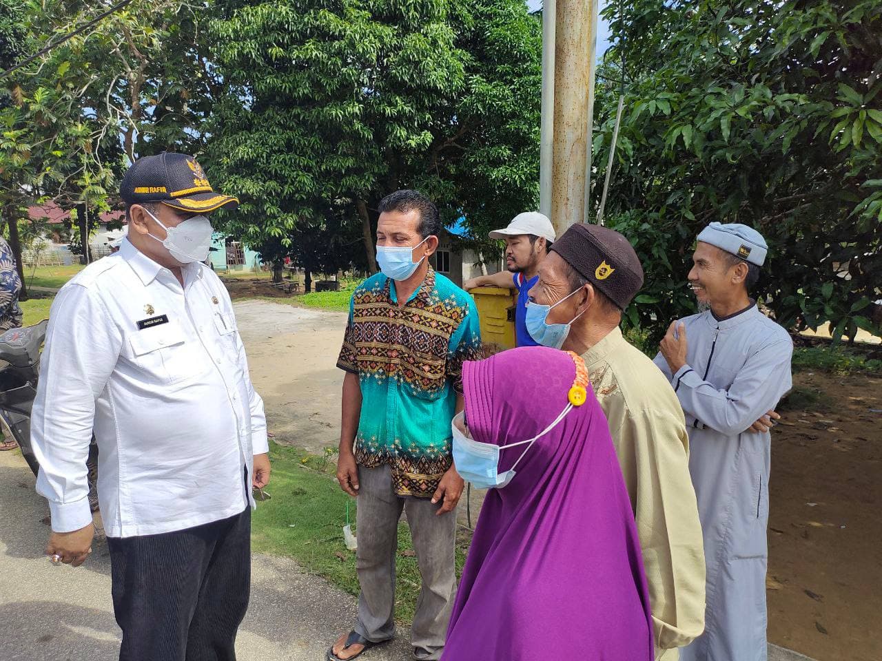 Warga Dusun di Moro 