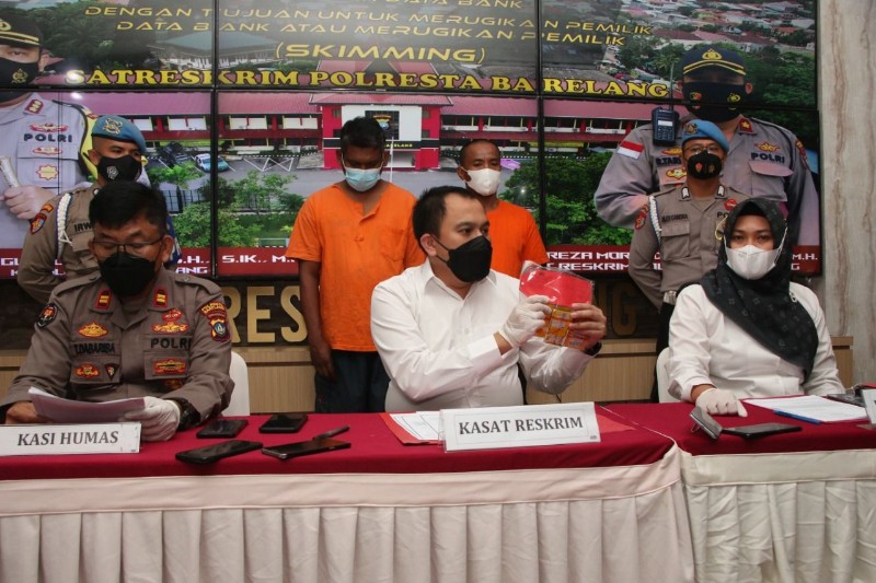 Dua WNA Srilanka Ditangkap, Terlibat Kejahatan Skimming Bank Swasta di Batam