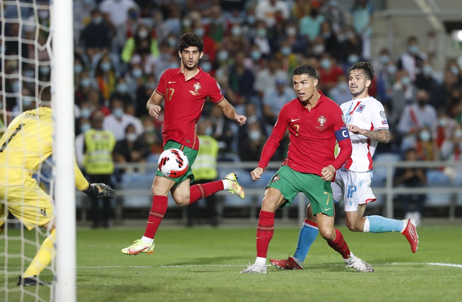 Ronaldo Ukir Rekor Baru saat Portugal Bantai Luksemburg 5-0