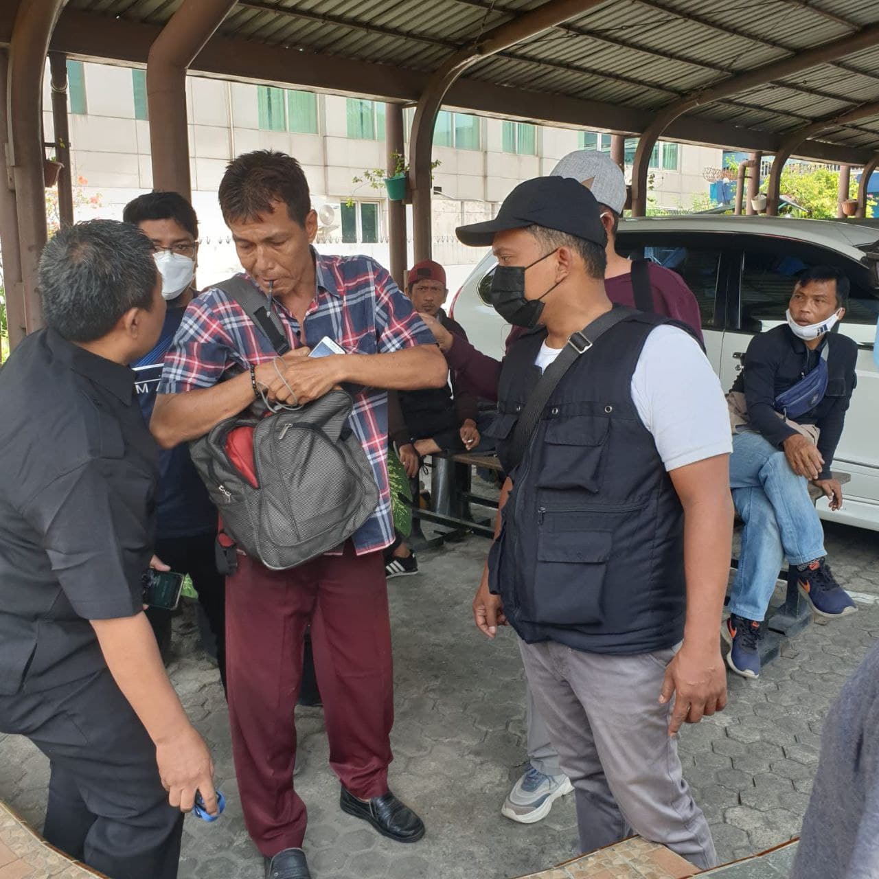 Buron Korupsi Pengadaan Listrik Bandara Hang Nadim Ditangkap di Jakarta