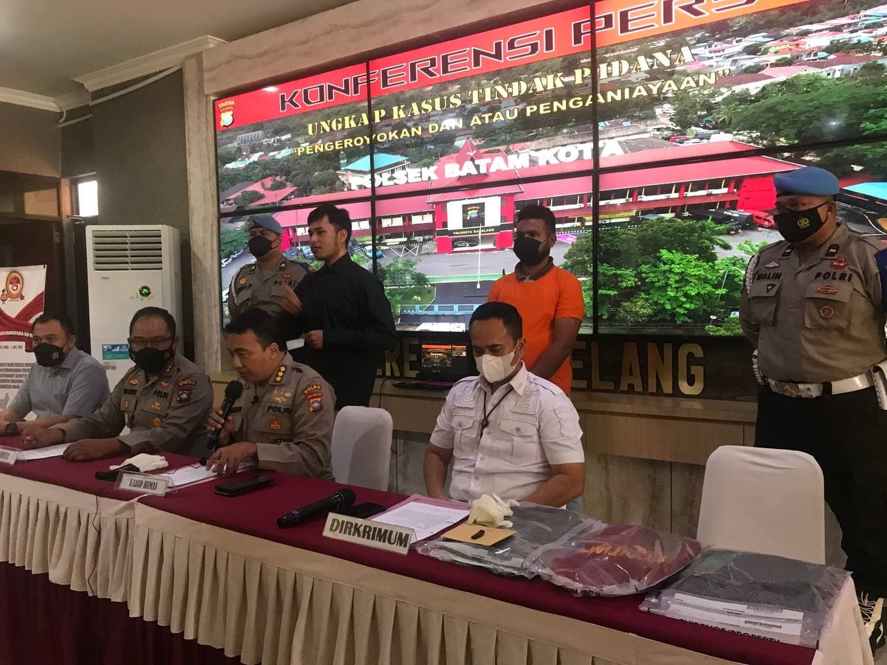 Polisi Tangkap 10 Orang Terkait Penganiayaan Karyawan Kafe Kopitiam di Batam