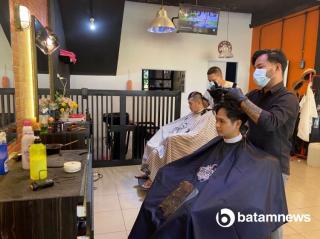 Hampir Gulung Tikar, Barbershop di Batam ini Kembali Bangkit