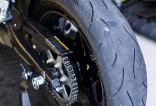 4 Tanda-tanda Ban Motor Harus Segera Diganti