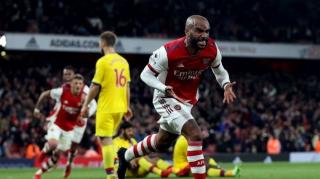 Hasil Liga Inggris: Gol Lacazette SelamatkanÂ Arsenal dari Kekalahan