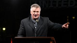 Aktor Alec Baldwin Tak Sengaja Tembak Mati 1 Kru saat Syuting Film