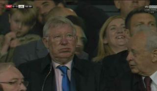 Geleng-geleng Kepala, Sir Alex Tak Habis Pikir MU Remuk di Old Trafford