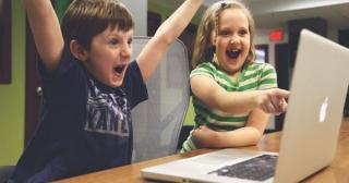 Kenali 3 Jenis Kecanduan Internet yang Mengintai Anak-anak