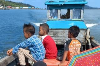Perjuangan Anak Pulau di Lingga Ikut Simulasi ANBK, Arungi Laut Berjam-jam
