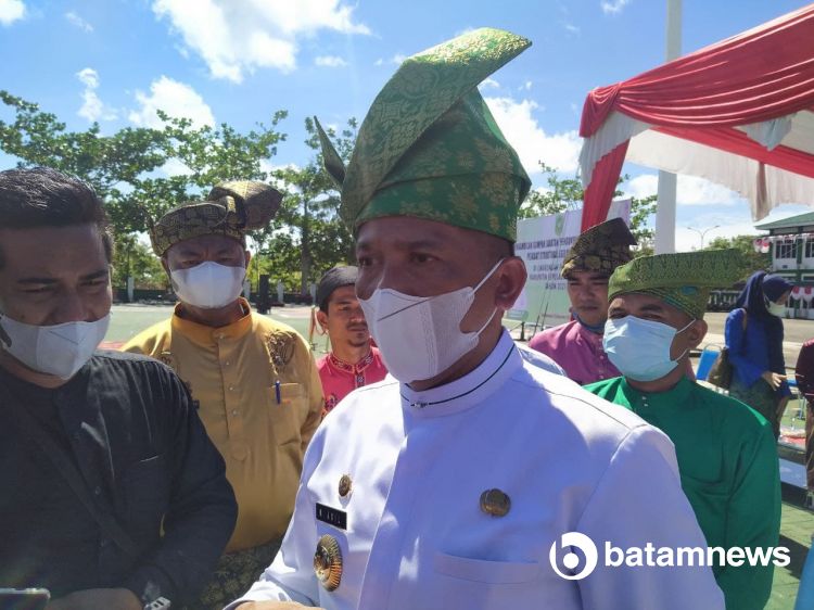 Potong Gaji Honorer, Berikut Sederet Kebijakan Kontroversi Bupati Meranti