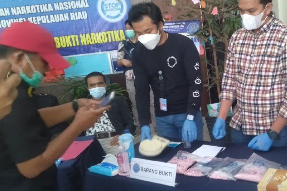 BNNP Kepri Musnahkan 1.642 Butir Ekstasi Hasil Tangkapan di Tanjungpinang