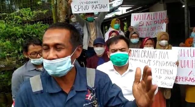 Sejumlah Orang Mengaku Wali Murid Dukung SPN Dirgantara