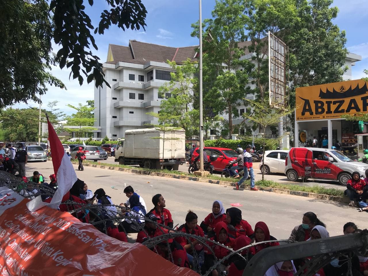 Demo Buruh, Jalan di Depan Graha Kepri Dialihkan