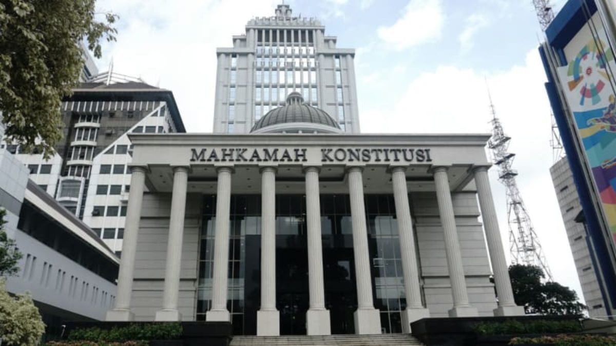 Pengamat: Putusan MK tentang UU Cipta Kerja Terlambat, Menghentikannya Sulit
