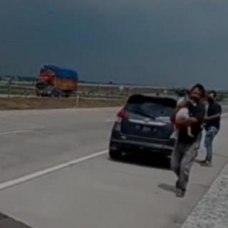 Cerita Pilu Gala Merangkak 3 Meter dari Vanessa Angel yang Tergeletak di Aspal