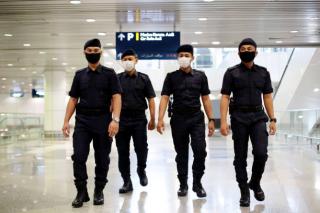 Aparat Malaysia Ringkus Komplotan Perampok Menyamar sebagai Polisi