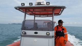 Dua Penyelundup Rokok Nekat Terjun di Tengah Laut Perairan Batam