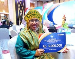 Mengenal Erni Sukmawati, Pendidik Asal Kepri Nominator Guru Inspiratif Nasional