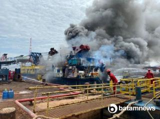 Percikan Api Diduga Picu Kebakaran Kapal di Galangan Batuaji Batam