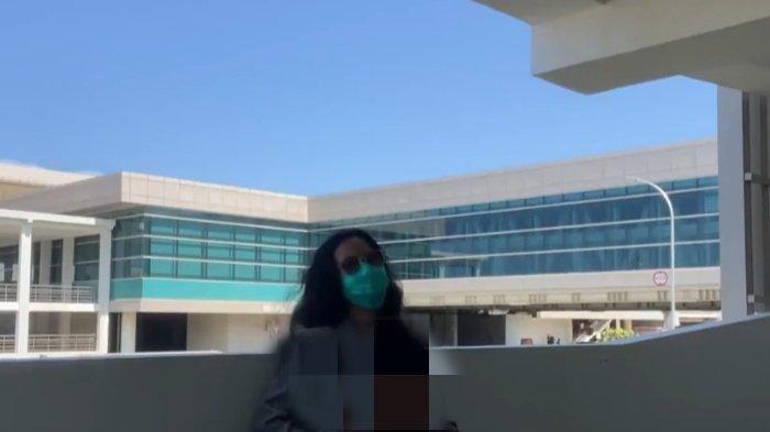 Wanita Pamer Payudara-Kemaluan di Bandara Yogya Terlacak