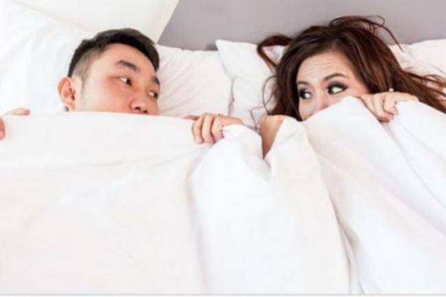 Pasutri Wajib Tahu! 6 Posisi Seks Ini Cocok di Musim Hujan