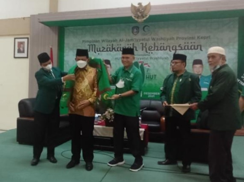Gubernur Kepri Ansar Ahmad Jadi Anggota Kehormatan Al-Washliyah