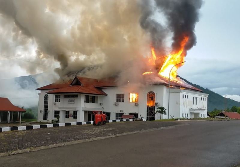 Diskominfo Natuna Terbakar, Saksi: Api dari Lantai 2