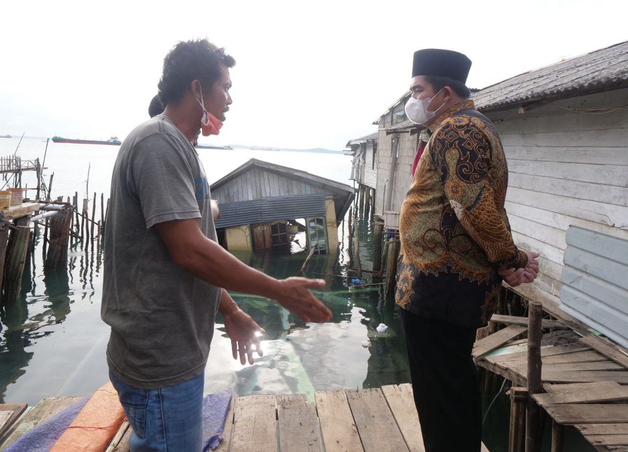 Dua Rumah di Mentigi Bintan Ambruk Dihantam Gelombang Tinggi