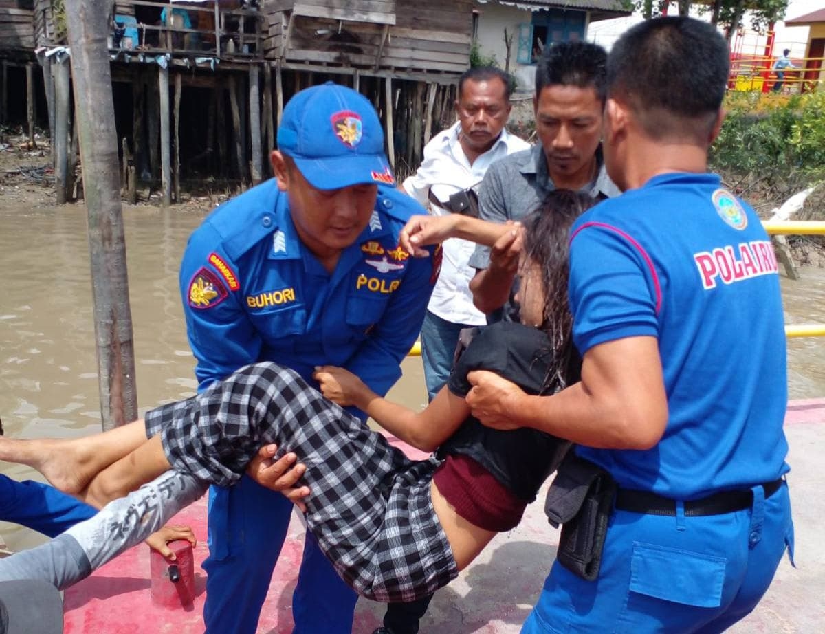 Diduga Frustrasi, Cewek Lompat ke Laut dari Dermaga Pelabuhan Kundur