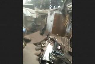 Sejumlah Rumah Warga Ambruk Tertimbun Abu Letusan Gunung Semeru