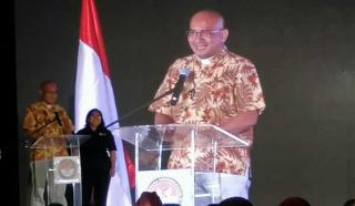 Romo Paschal Raih Penghargaan Hassan Wirajuda Pelindungan WNI 2021